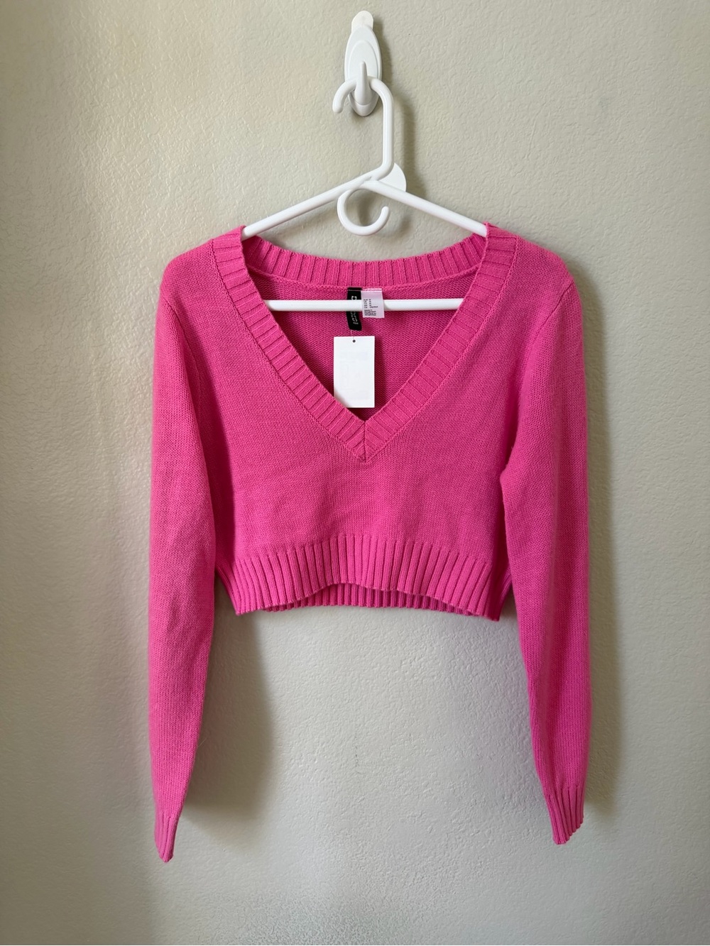 H&M Hot Pink V-Neck Cropped Sweater